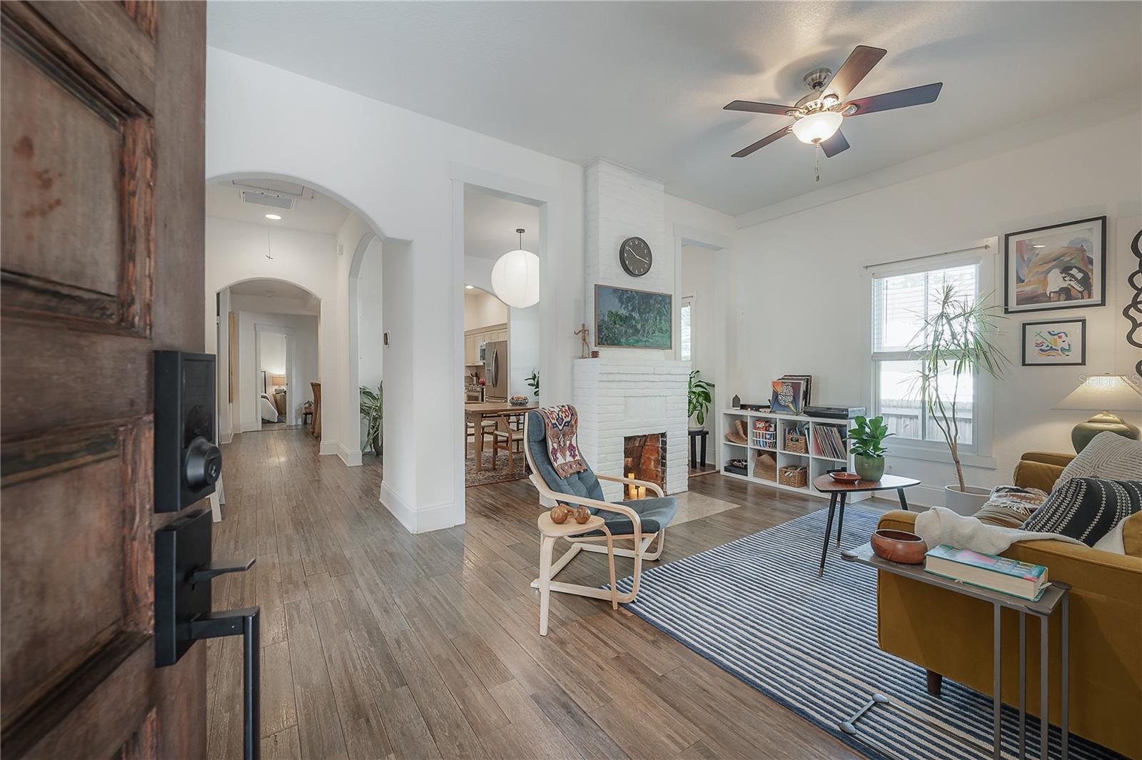 409 E FRANCES AVENUE