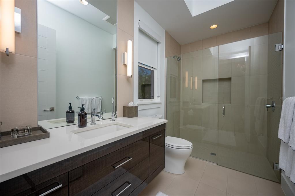 LAKE CLUB PH II - Residential