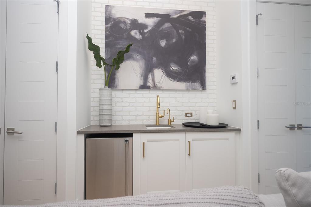 LAKE CLUB PH II - Residential