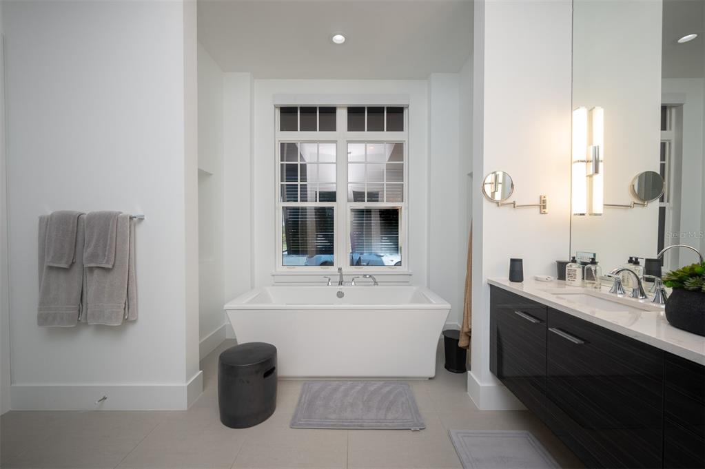 LAKE CLUB PH II - Residential