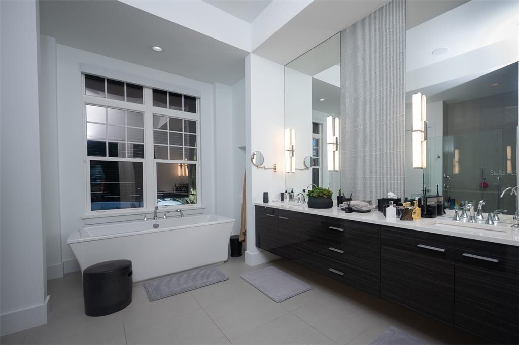 LAKE CLUB PH II - Residential