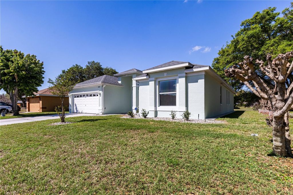 Photo of 2710 Autumn Lane, Eustis, FL 32726 (MLS # G5109903)