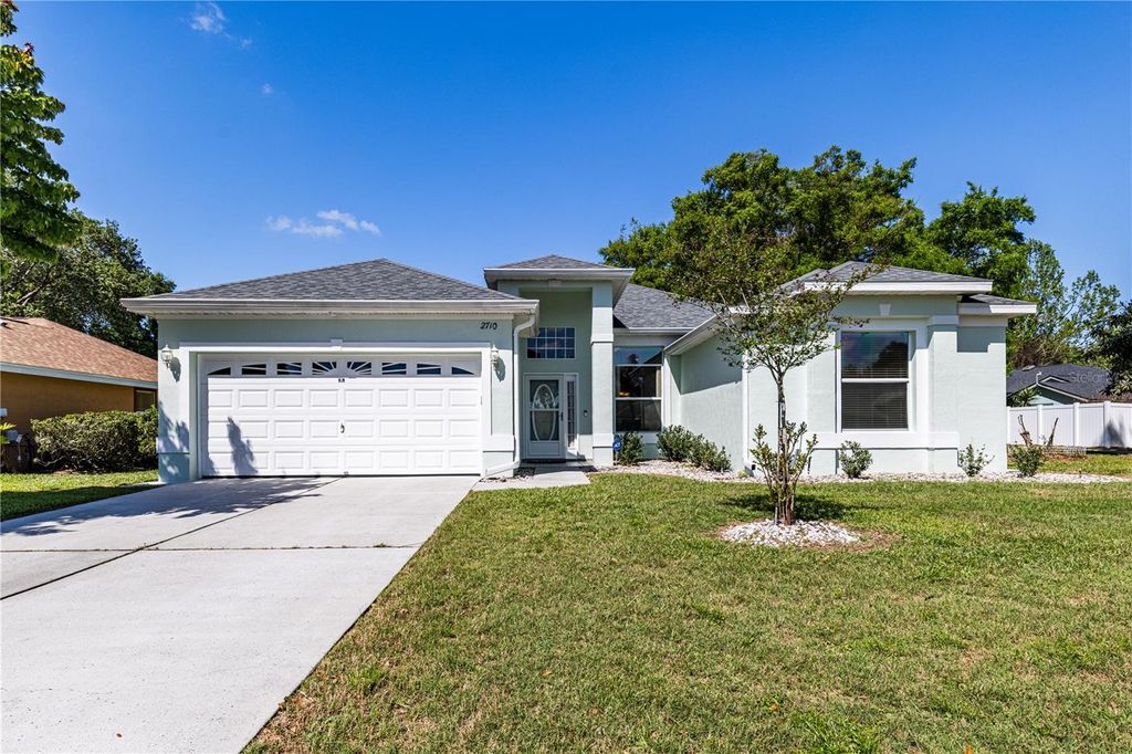Photo of 2710 Autumn Lane, Eustis, FL 32726 (MLS # G5109903)