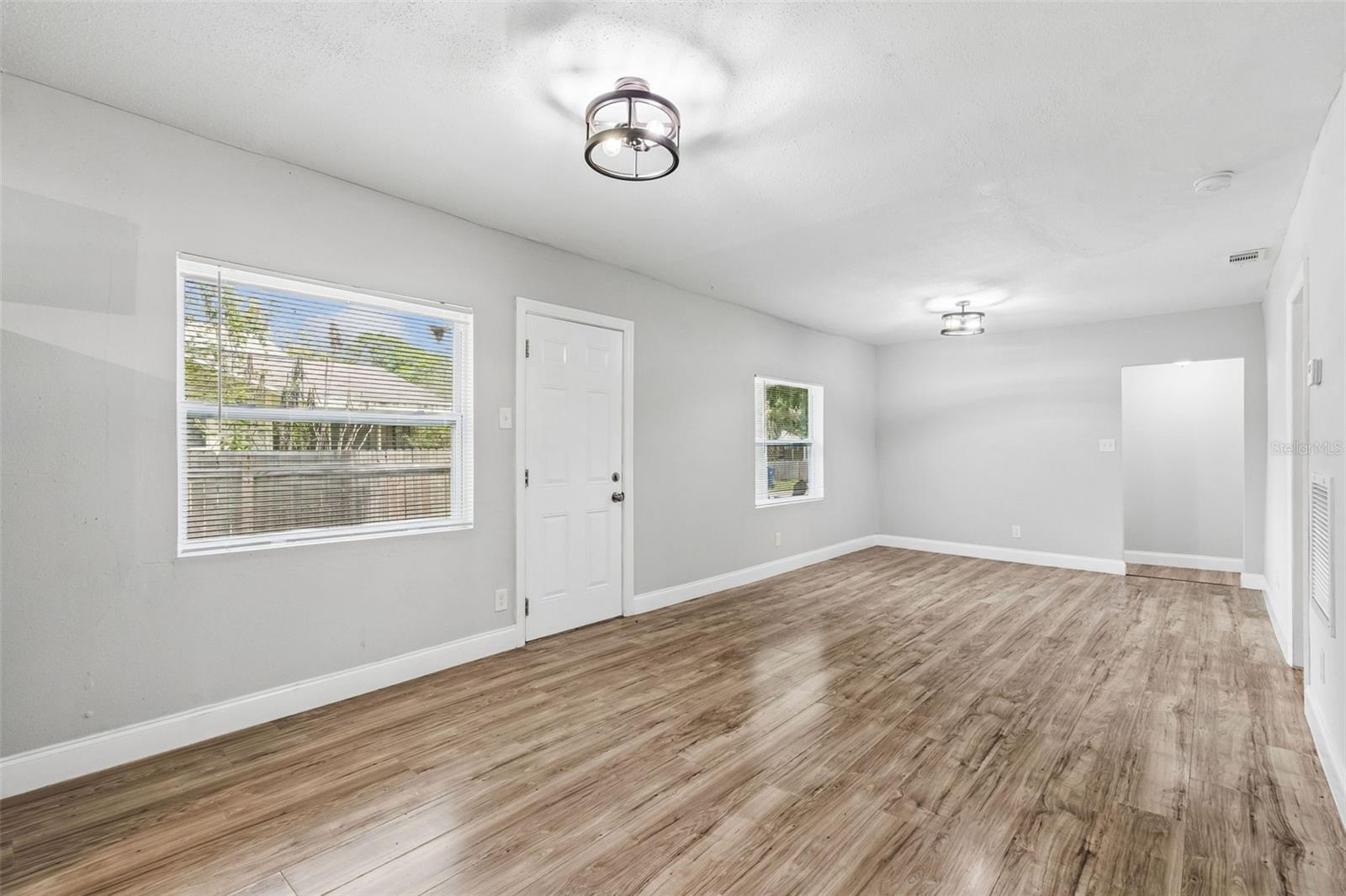 SULPHUR SPGS ADD - Residential Lease