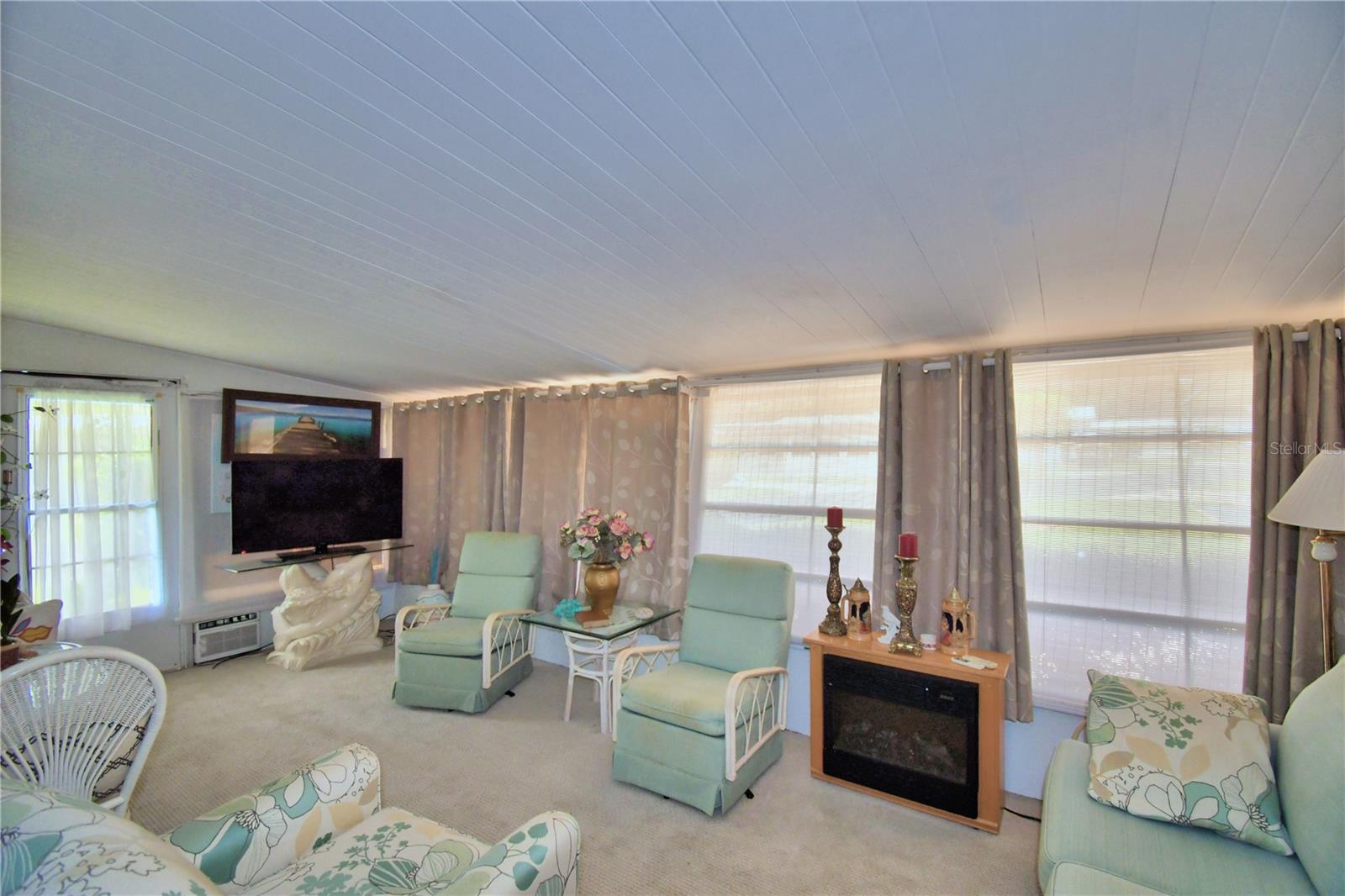 ARIANA SHORES MHP - Residential