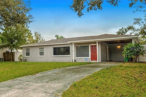 Photo of 10235 N Fleetwood Drive, Tampa, FL 33612 (MLS # TB8441644)