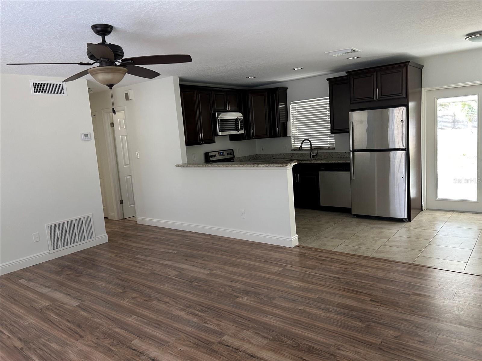 105 N SILVER CLUSTER COURT