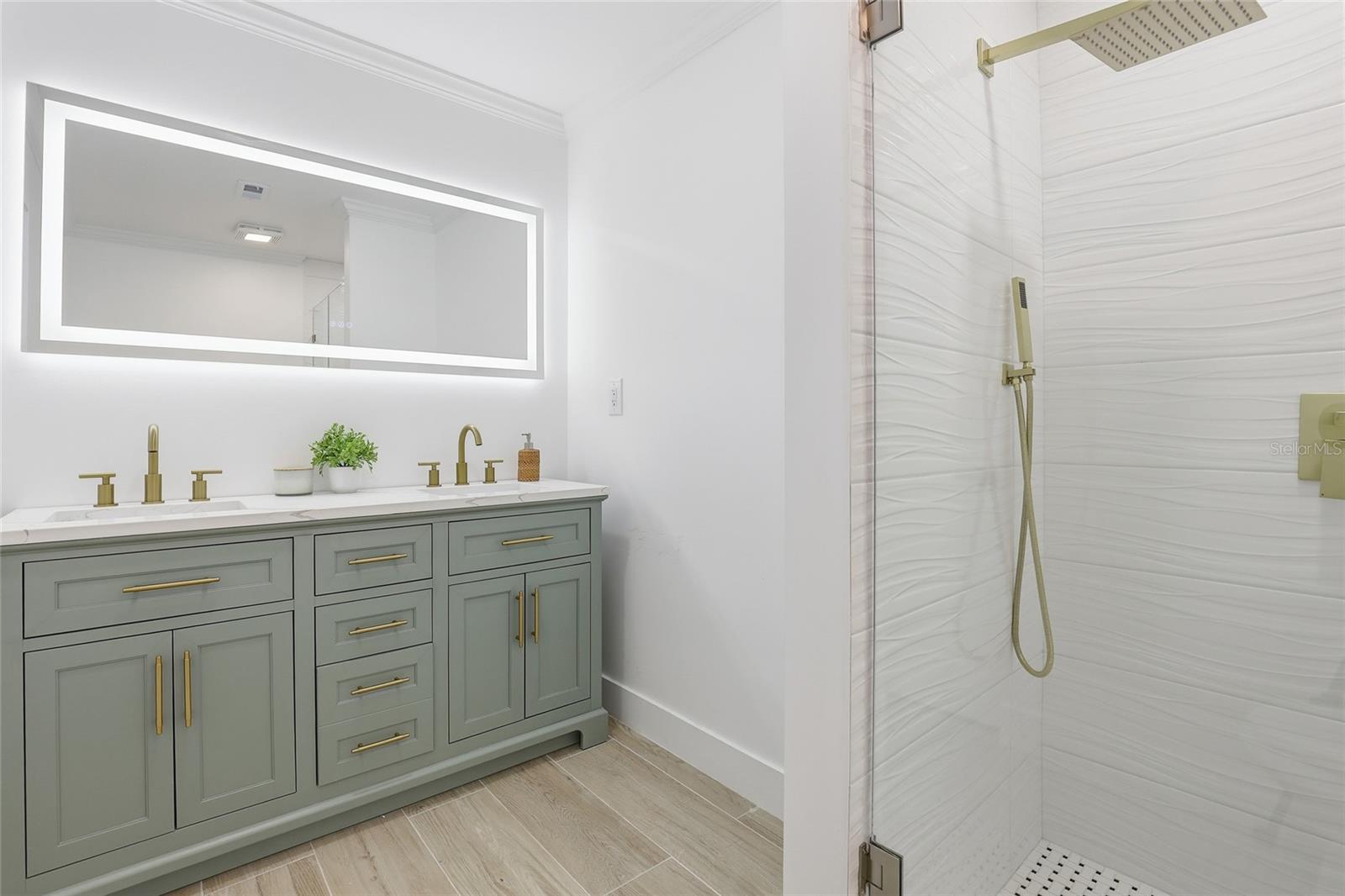 SOUTH GATE RIDGE 04 - Residential