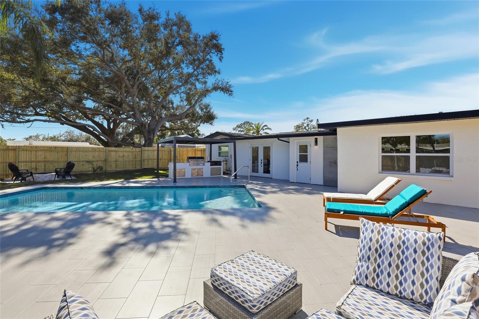 SOUTH GATE RIDGE 04 - Residential