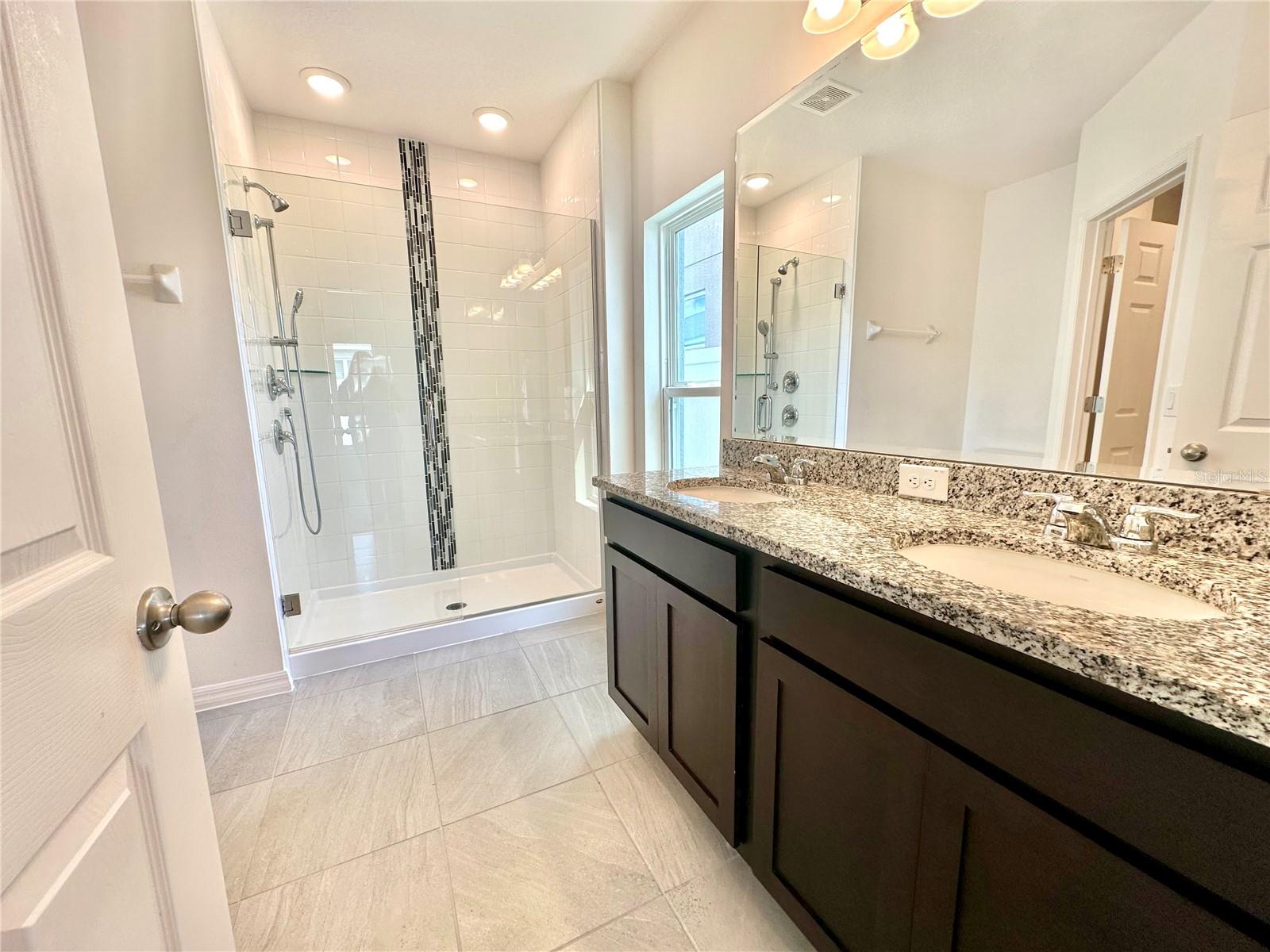 TRINITY LAKE PHASE 3 - Residential Lease