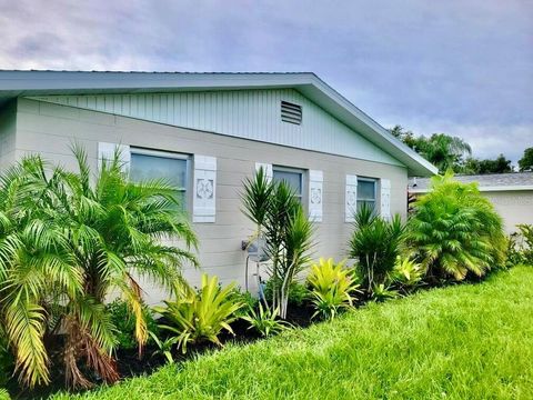Photo of 1777 Croton Drive, Venice, FL 34293 (MLS # O6350253)