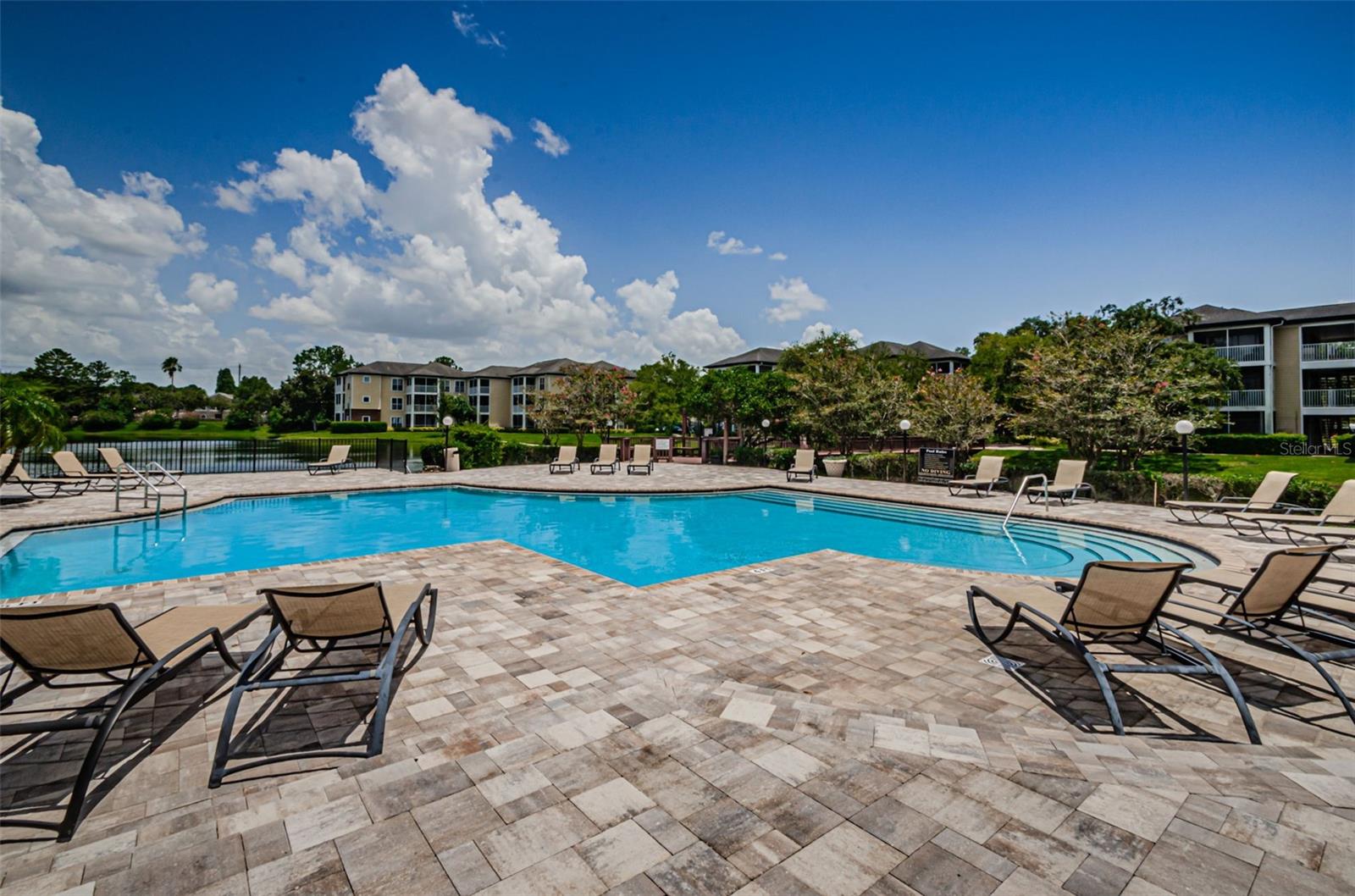 THE LANDINGS OF TAMPA A CONDOM - Residential