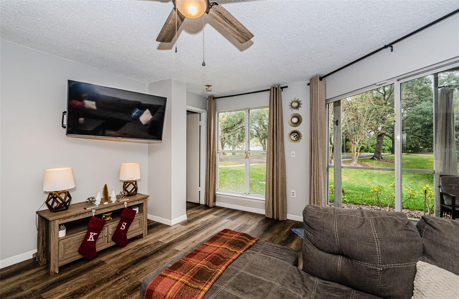 THE LANDINGS OF TAMPA A CONDOM - Residential