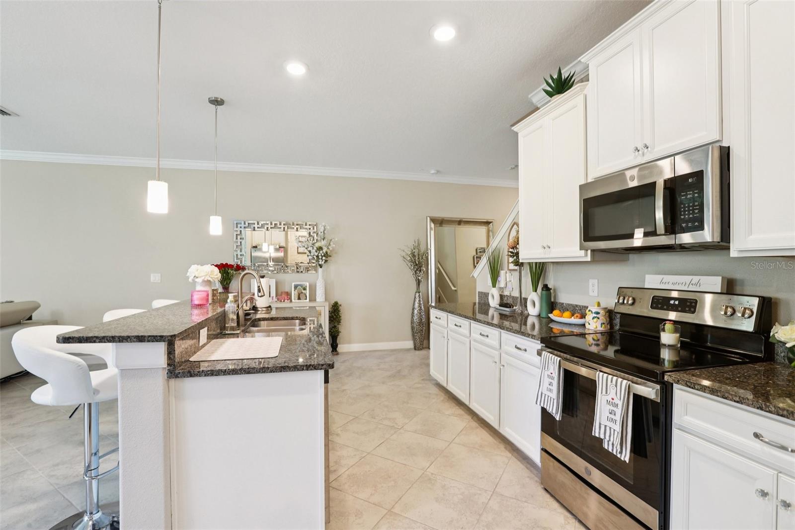 WILLOW SQUARE TWNHMS - Residential