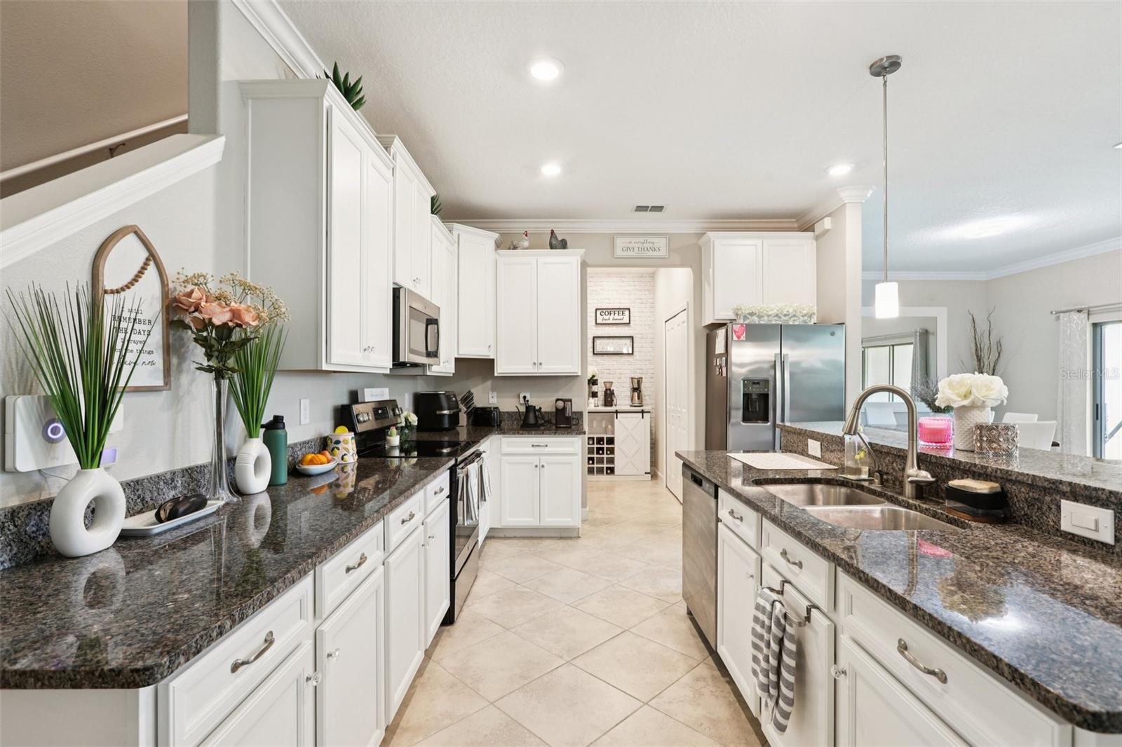 WILLOW SQUARE TWNHMS - Residential