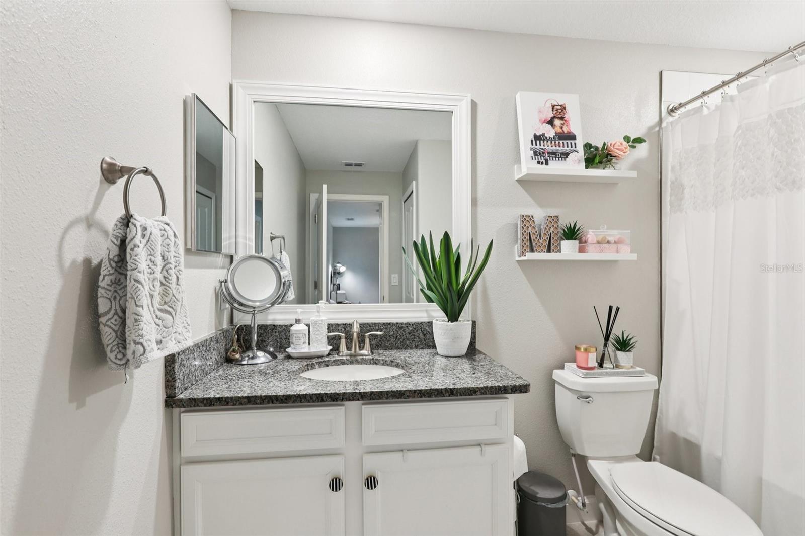 WILLOW SQUARE TWNHMS - Residential