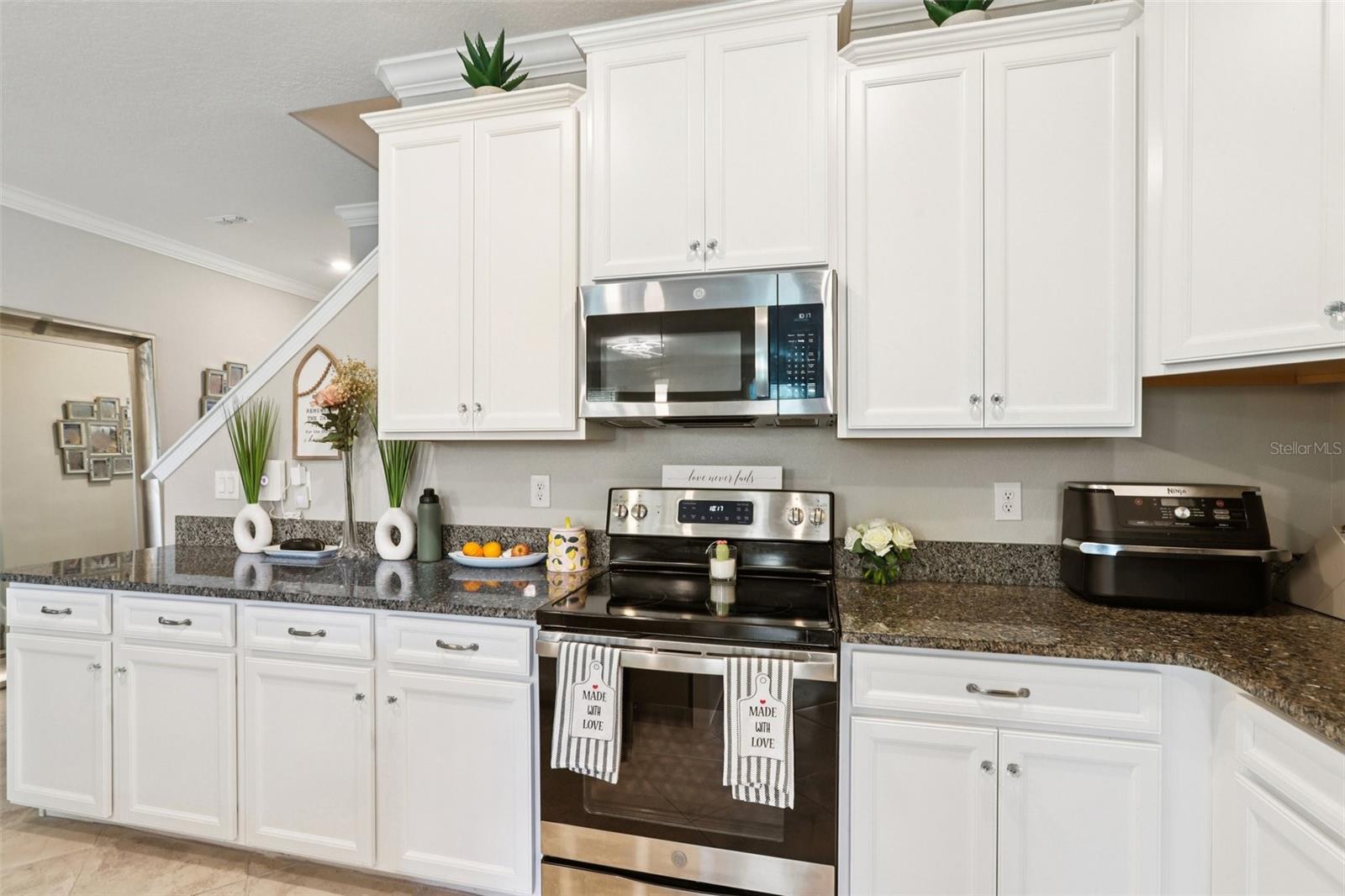 WILLOW SQUARE TWNHMS - Residential