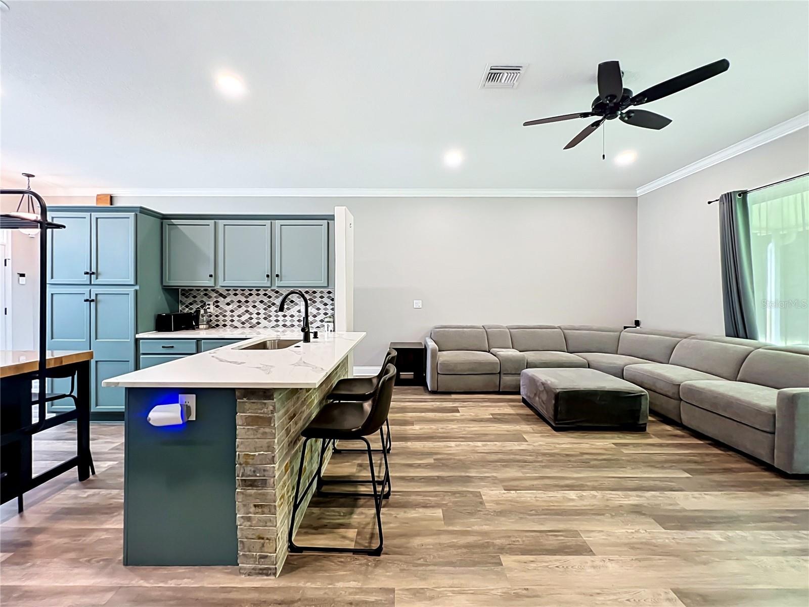 GENEVA MANOR 50 46 - Residential
