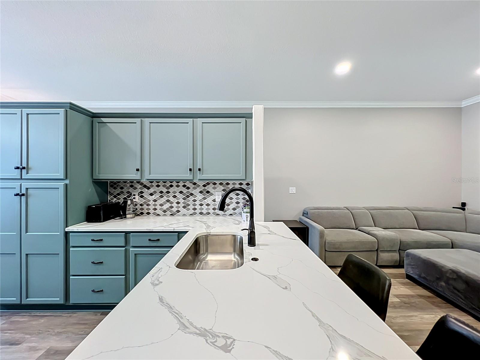 GENEVA MANOR 50 46 - Residential