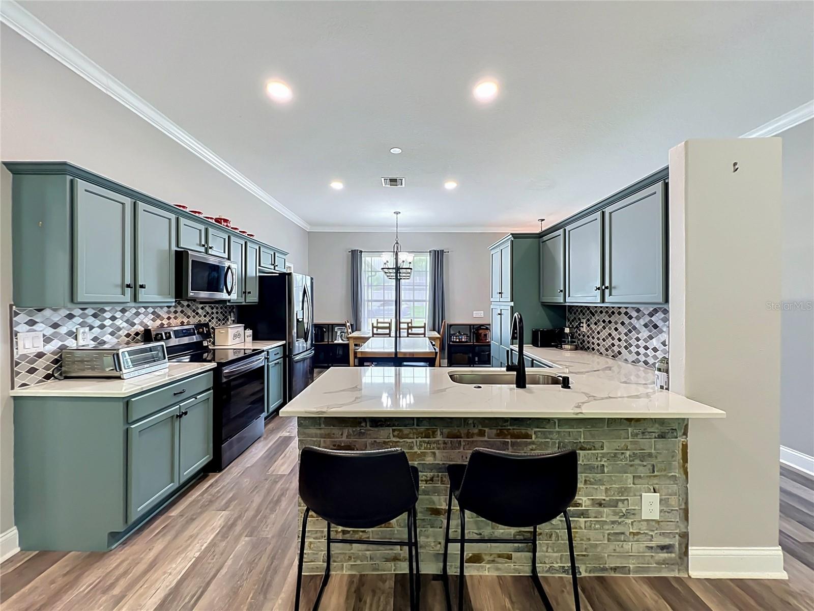 GENEVA MANOR 50 46 - Residential