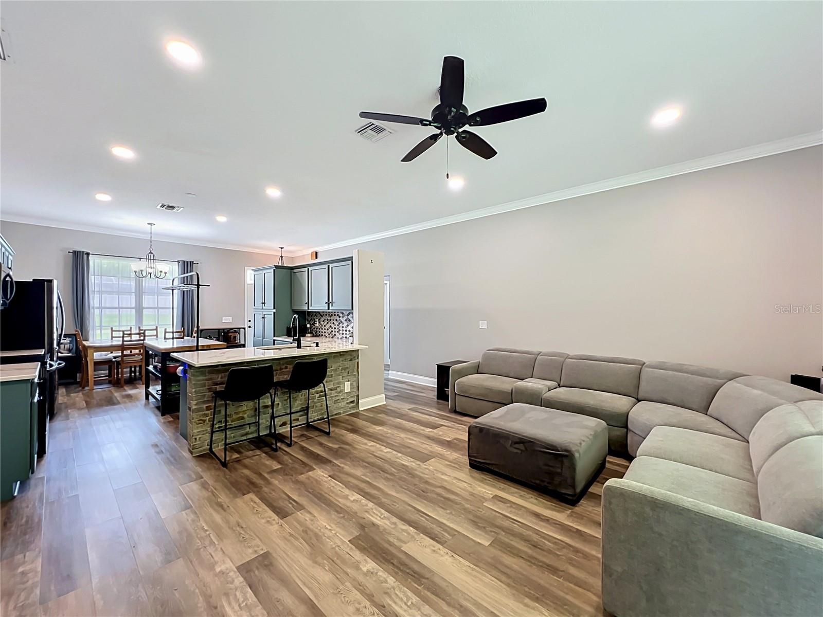 GENEVA MANOR 50 46 - Residential