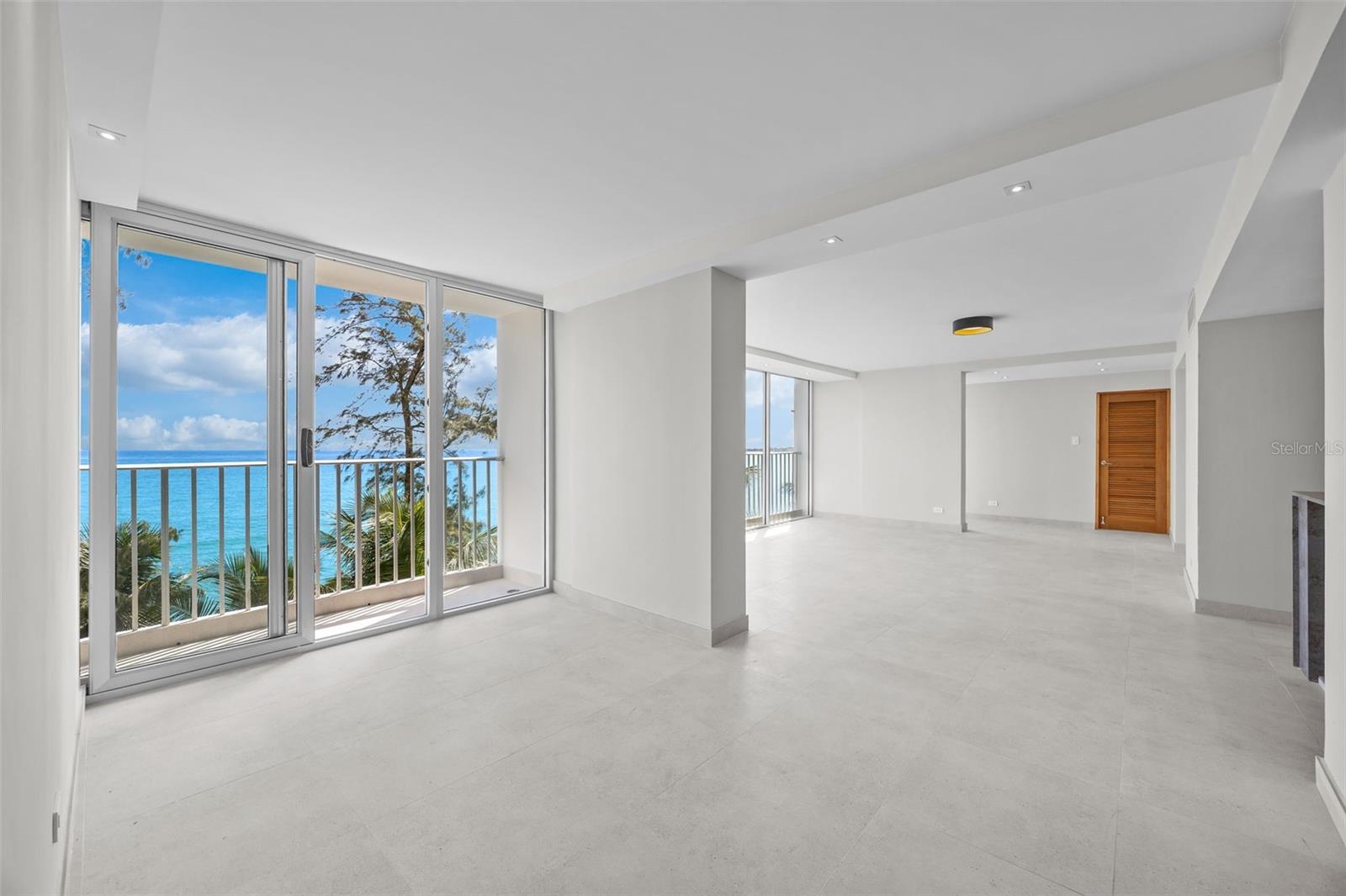 #3103 Isla Verde COND. CONDESA DEL MAR #607 607