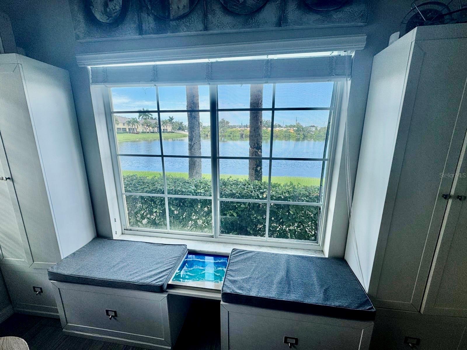 LAKESIDE VILLAGE TOWNHOME - Residential Lease