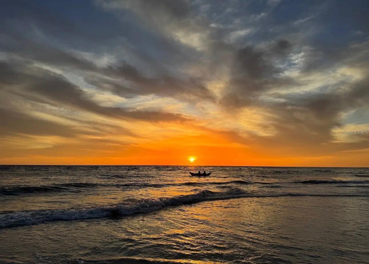 LAKESIDE VILLAGE TOWNHOME - Residential Lease