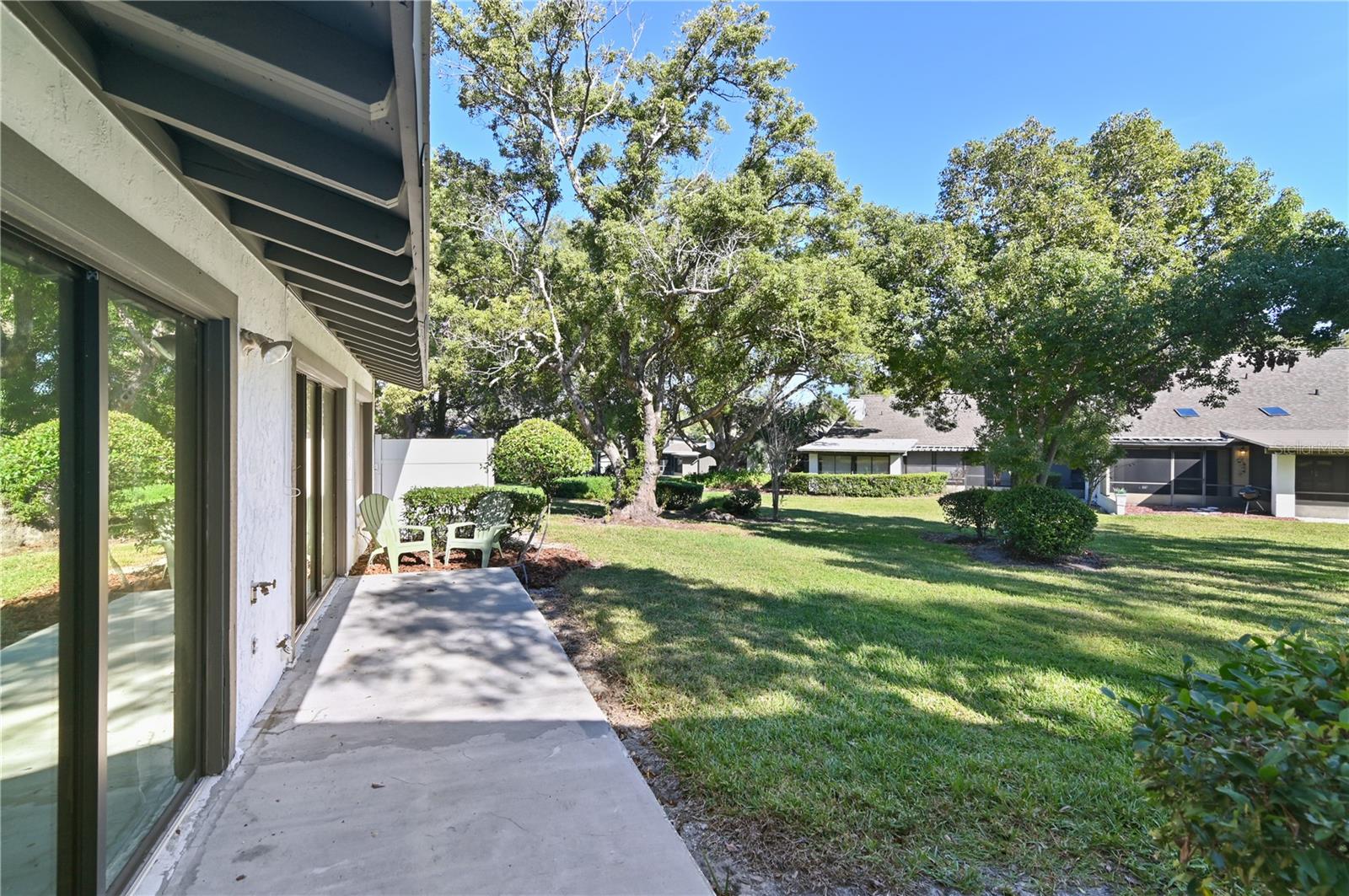 ERROL VILLAGE 01 CONDO - Residential