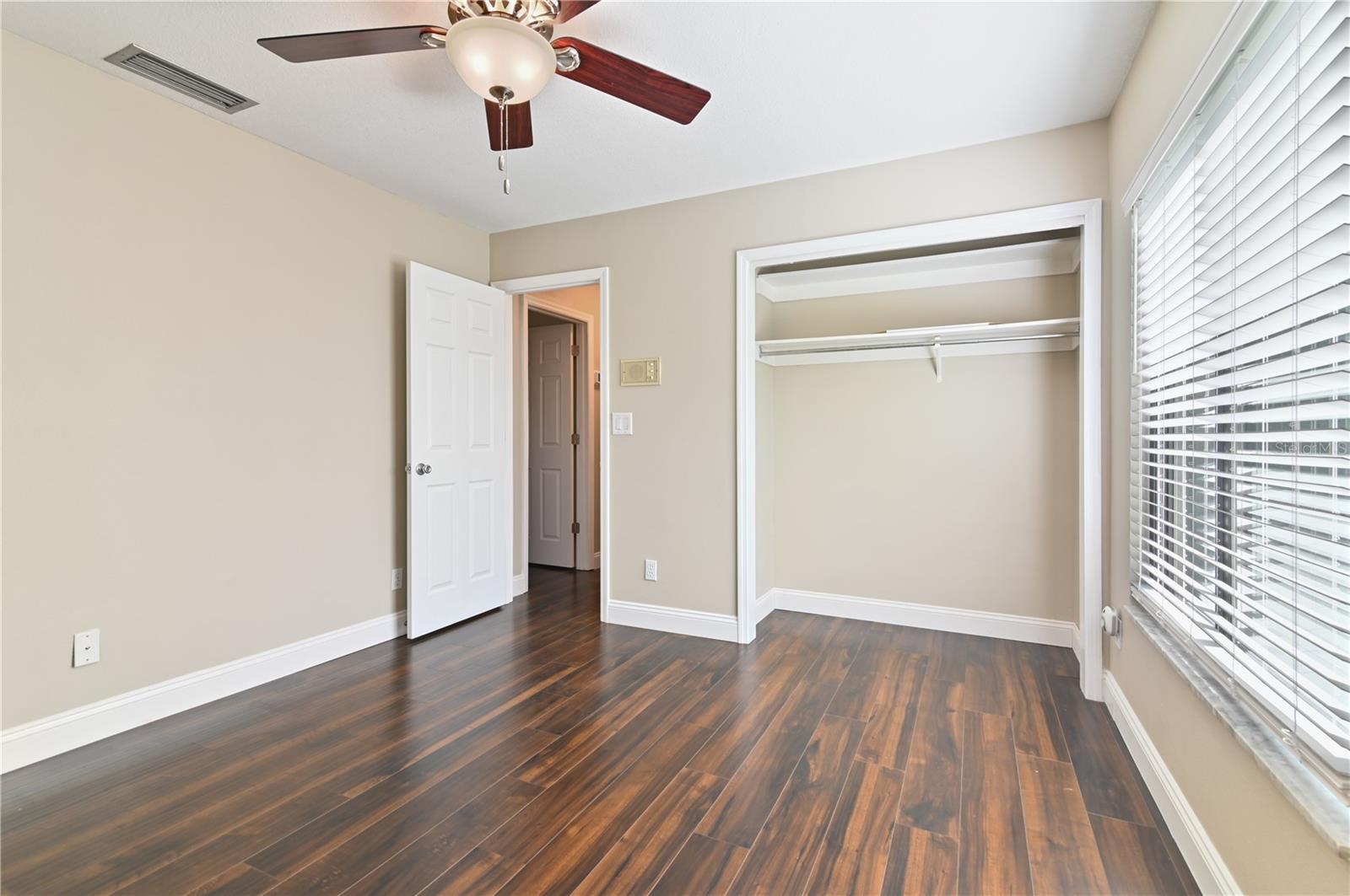 ERROL VILLAGE 01 CONDO - Residential