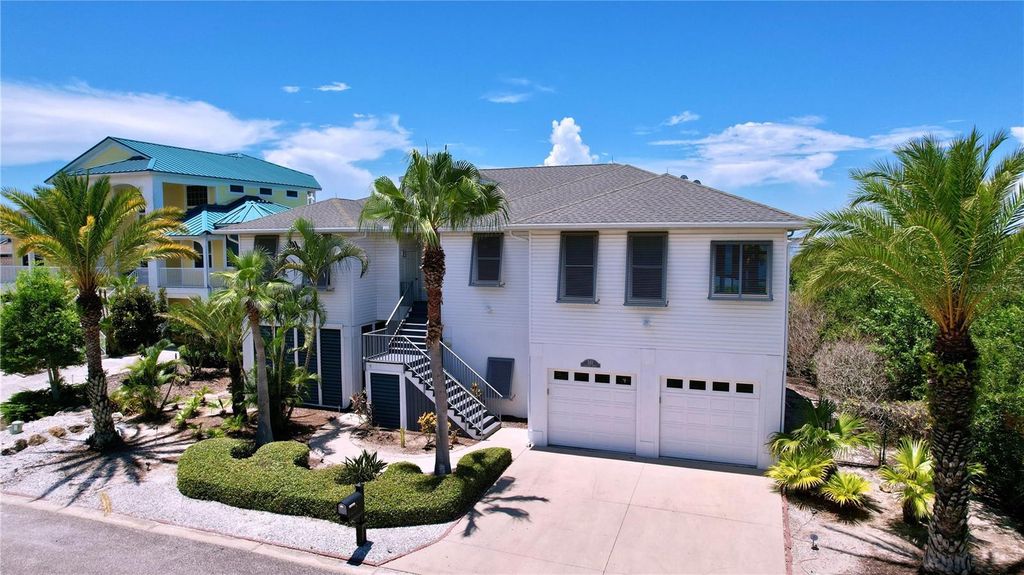 Photo of 511 Seaview Drive, Tarpon Springs, FL 34689 (MLS # TB8510049)