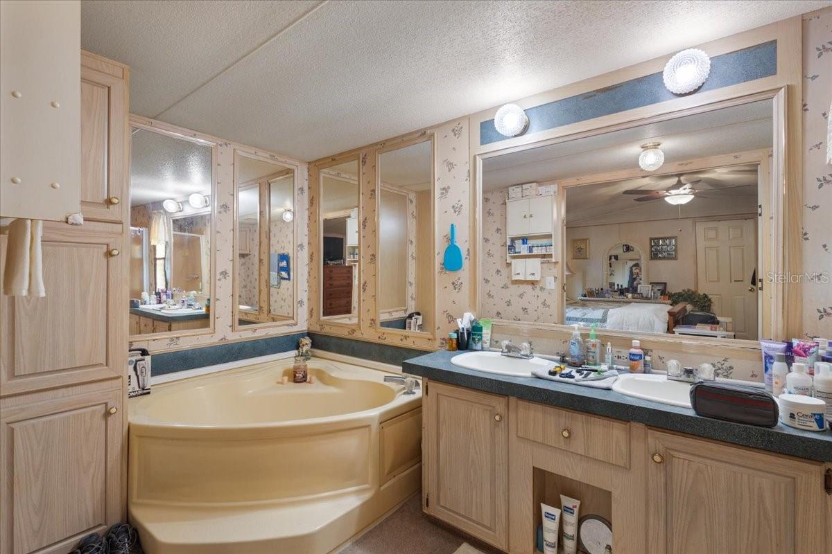 SHADOW WOOD SUB - Residential