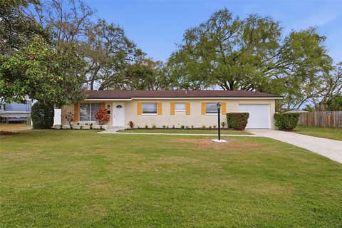 Photo of 2327 W Knollwood Place, Tampa, FL 33604 (MLS # TB8530505)
