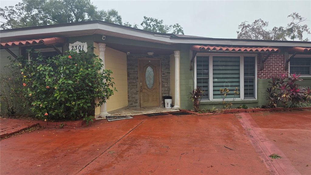 Photo of 2301 W Robson Street, Tampa, FL 33604 (MLS # TB8454309)