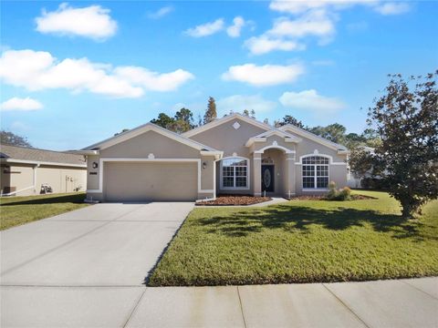 A home in LAKELAND