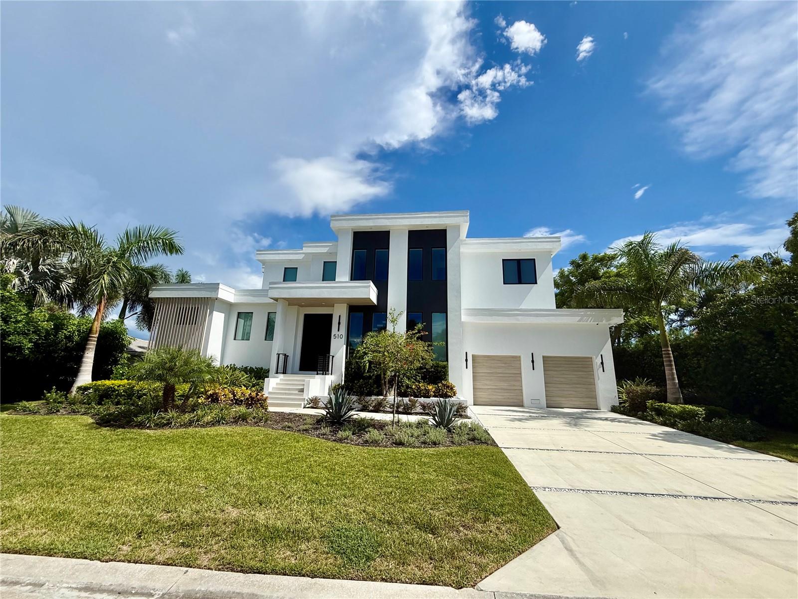 510 GOLF LINKS LANE