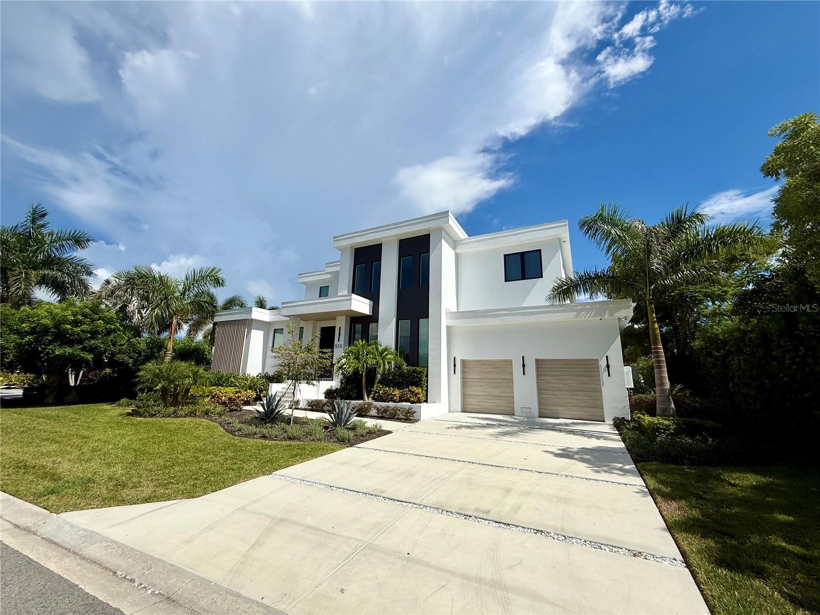 510 GOLF LINKS LANE