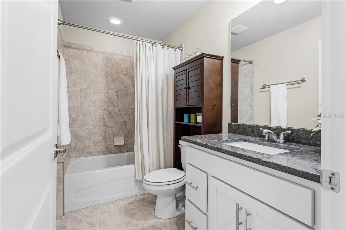 SOUTH POINTE PH 1 UNIT 5-B - Residential