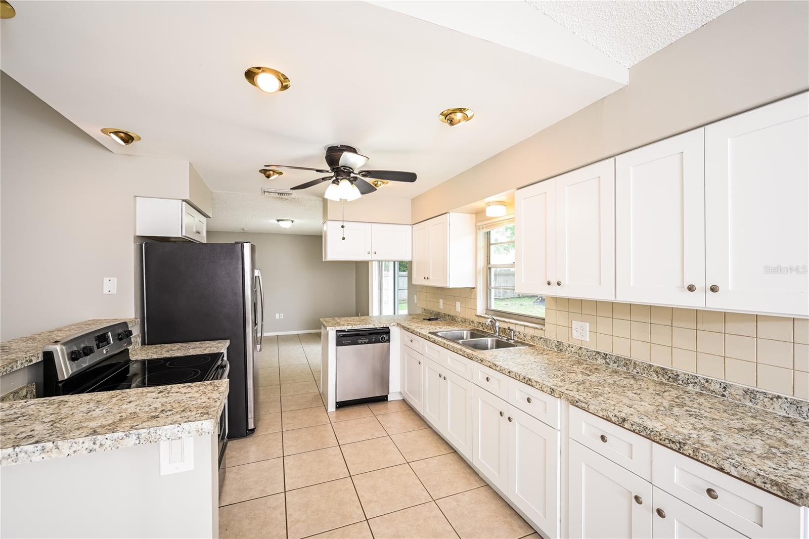 BEL AIRE HILLS UNIT 3 - Residential Lease