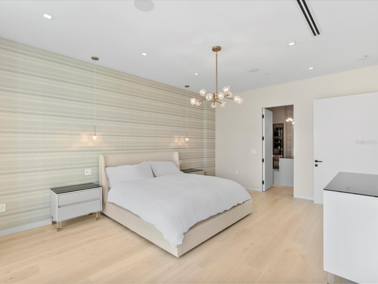 OCEANIA V CONDO - Residential