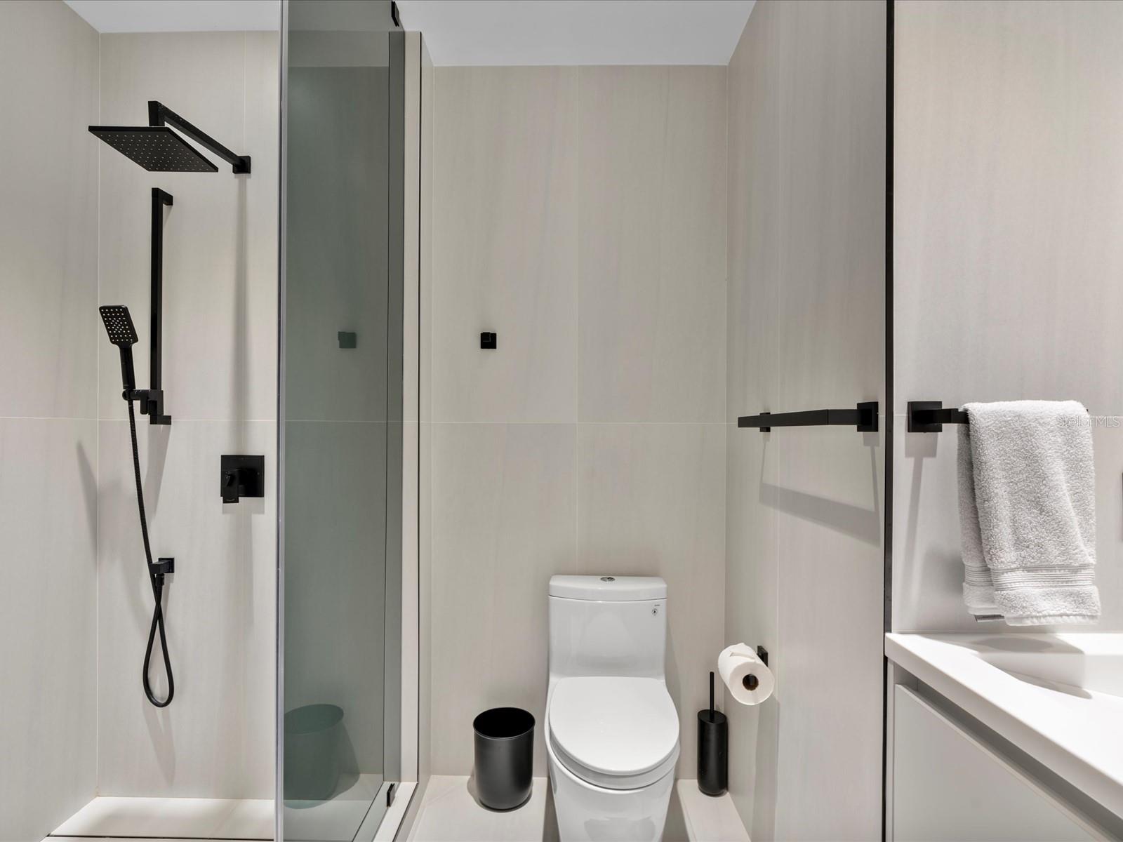 OCEANIA V CONDO - Residential