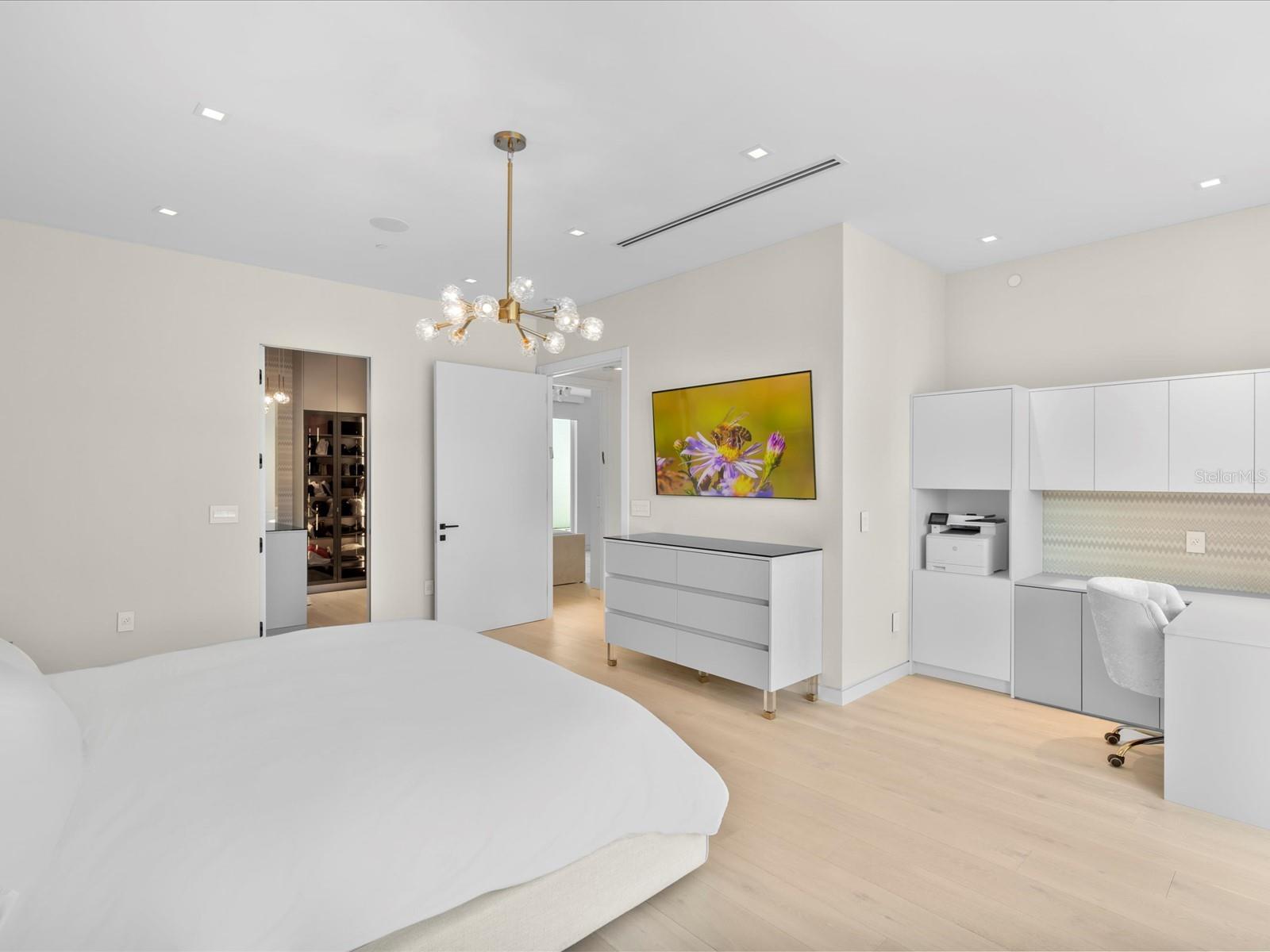 OCEANIA V CONDO - Residential