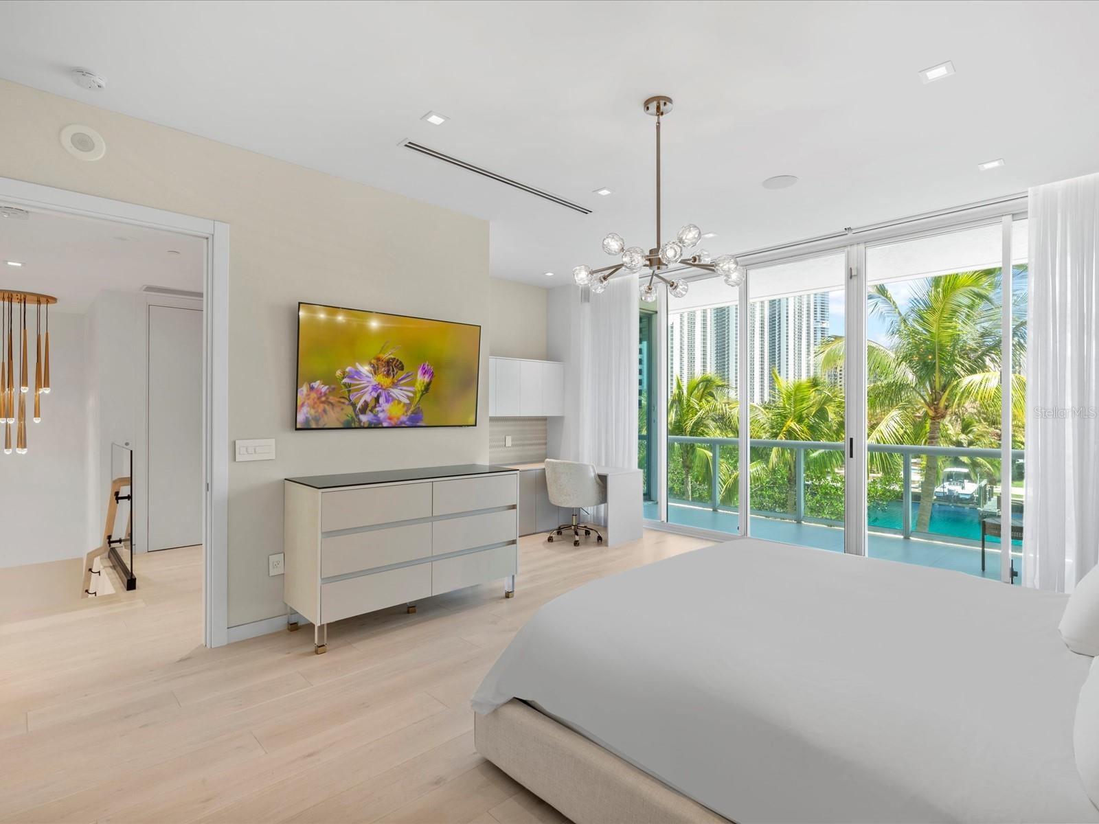 OCEANIA V CONDO - Residential