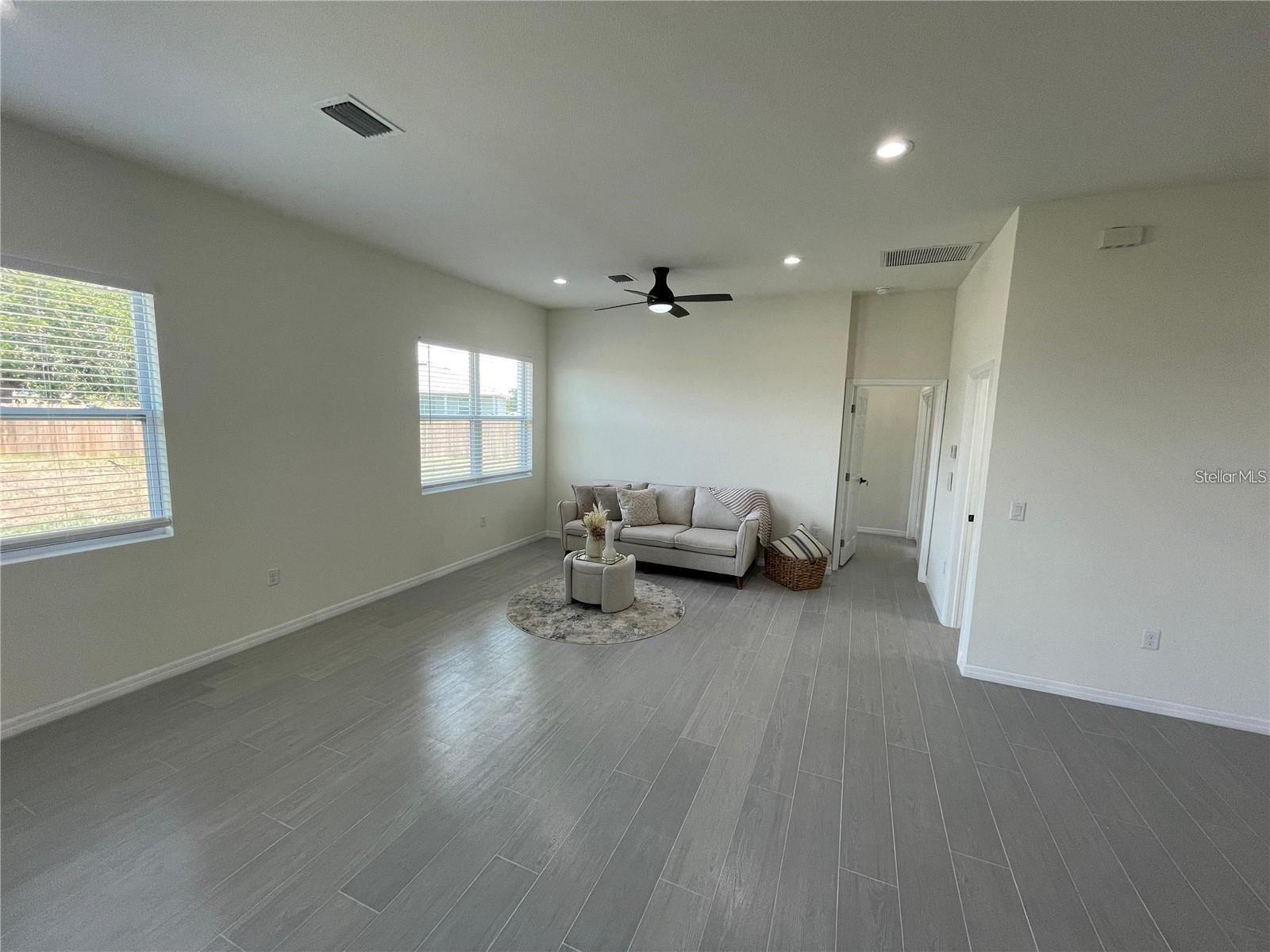 SPRING LAKE VILL 05 - Residential Lease