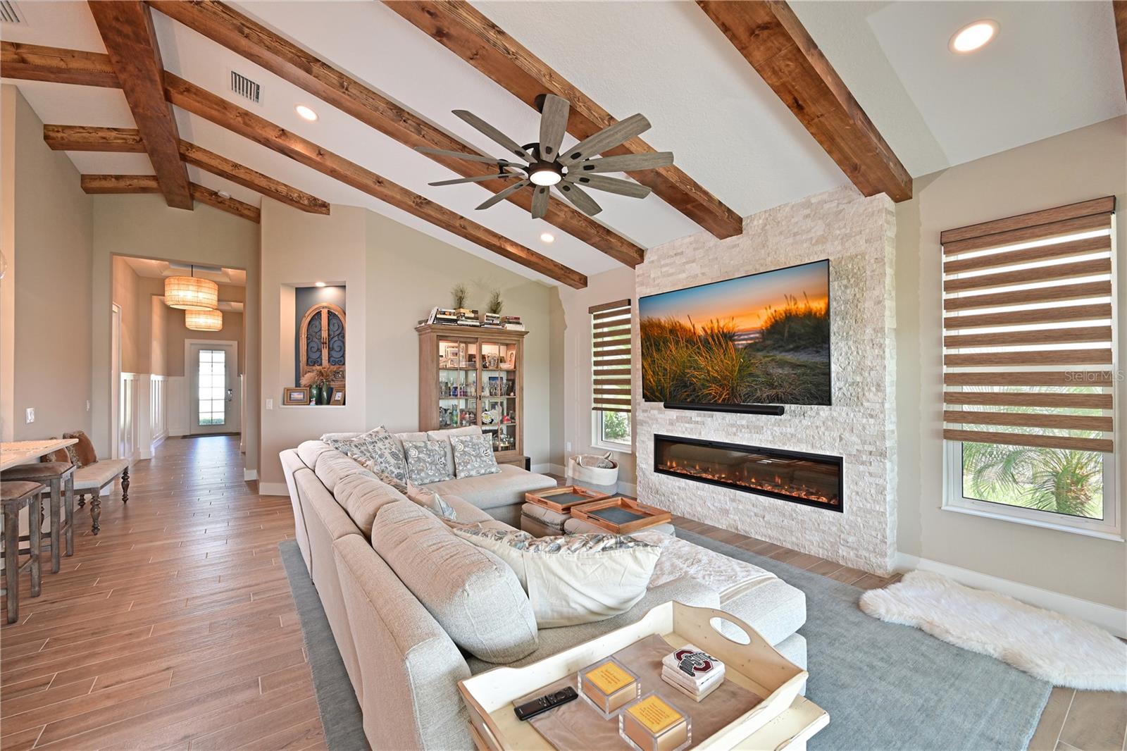 LAKEHOUSE COVE AT WATERSIDE - Residential