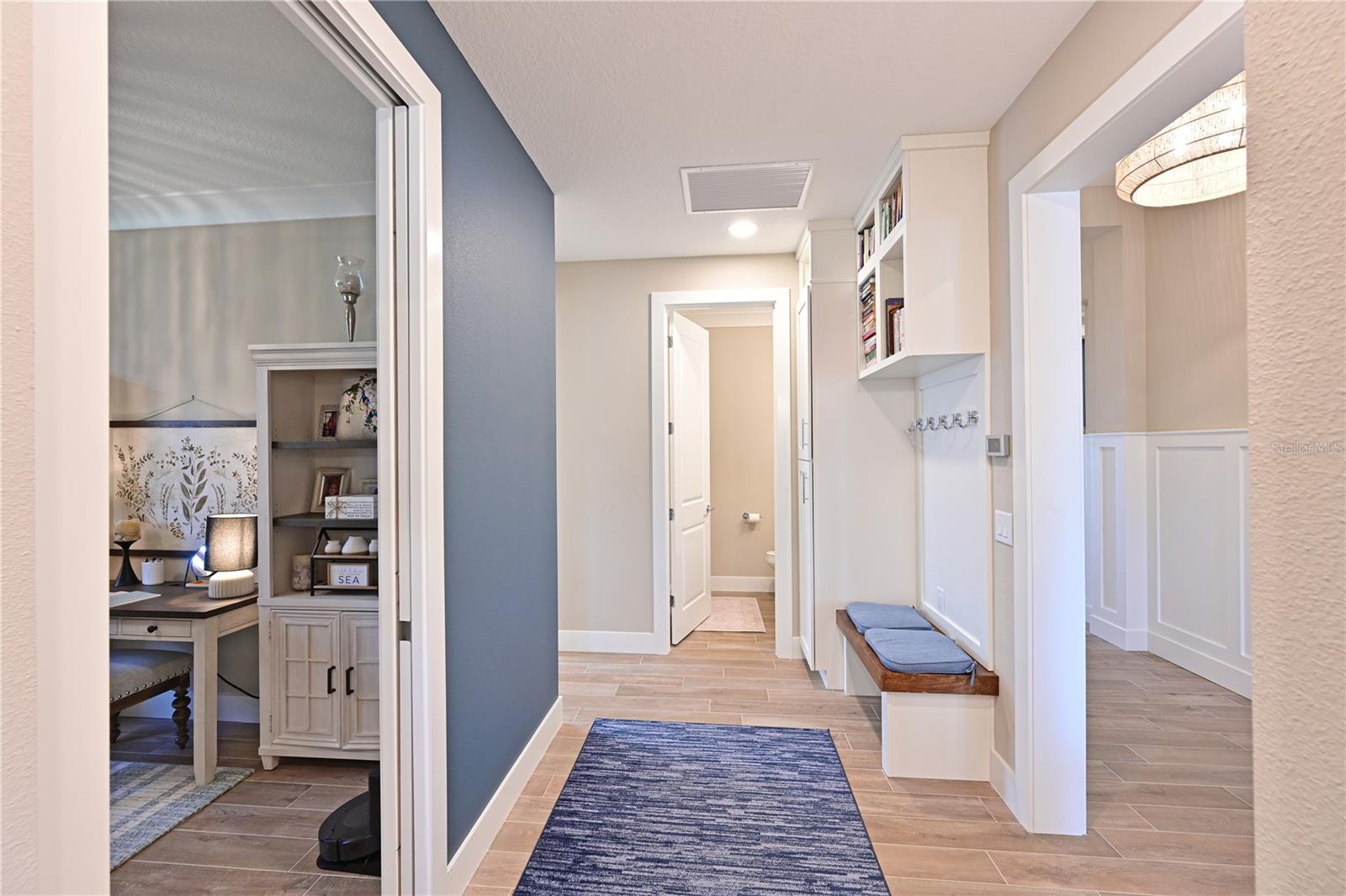 LAKEHOUSE COVE AT WATERSIDE - Residential