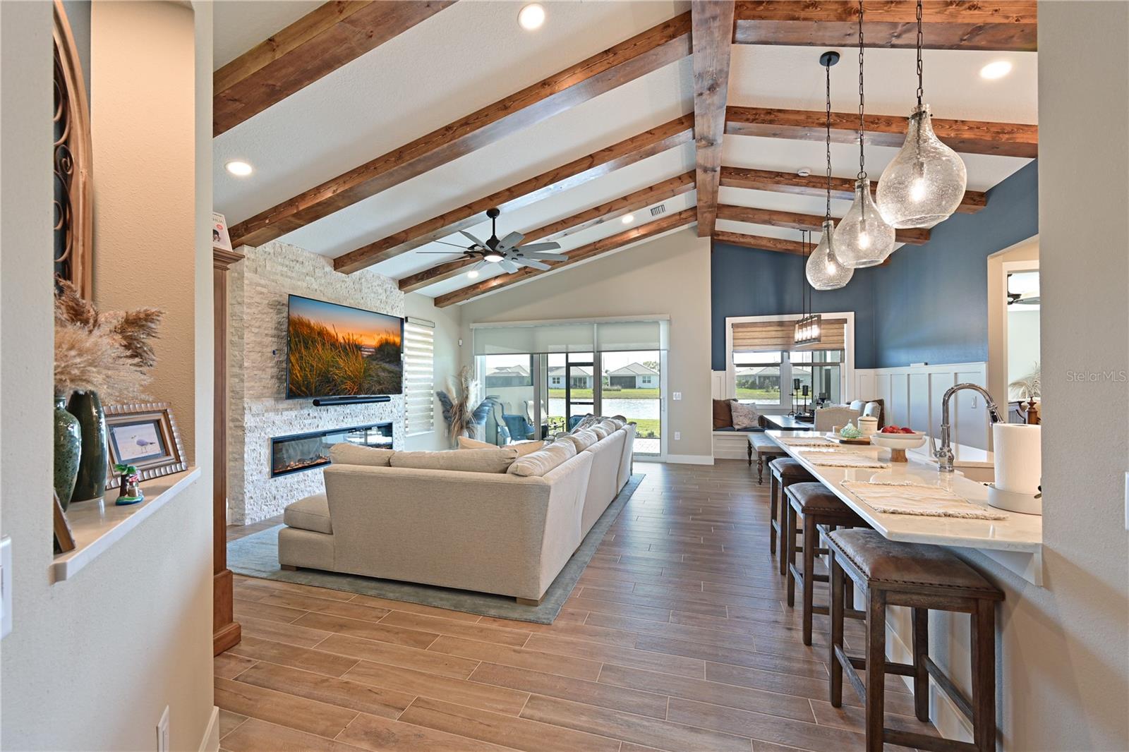 LAKEHOUSE COVE AT WATERSIDE - Residential