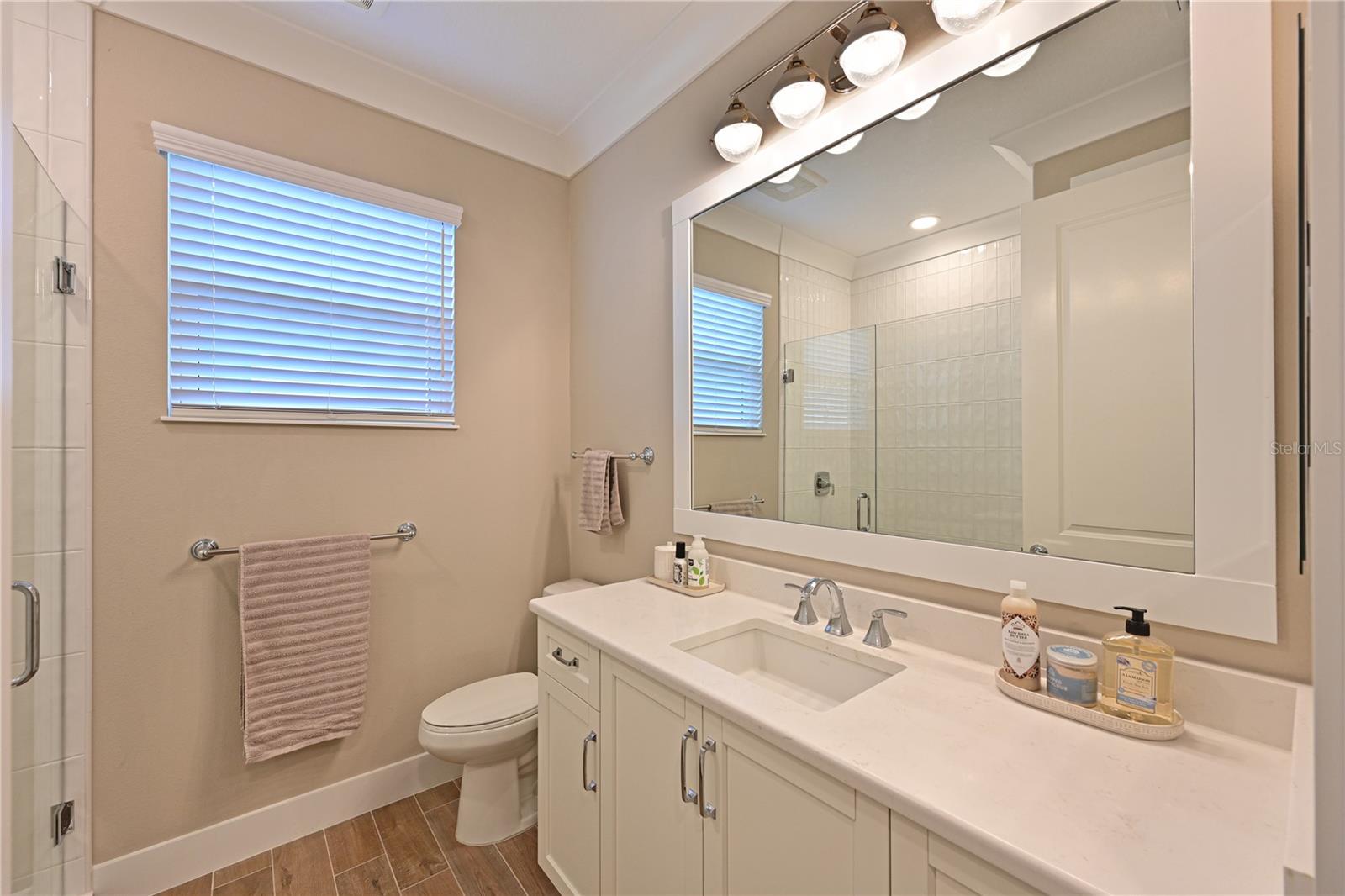 LAKEHOUSE COVE AT WATERSIDE - Residential