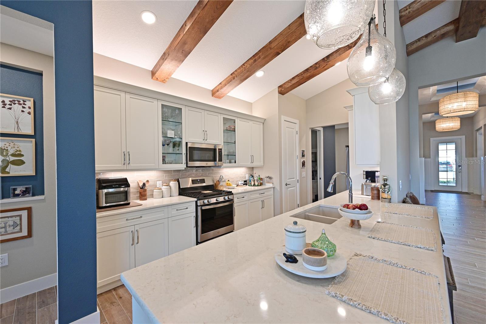 LAKEHOUSE COVE AT WATERSIDE - Residential