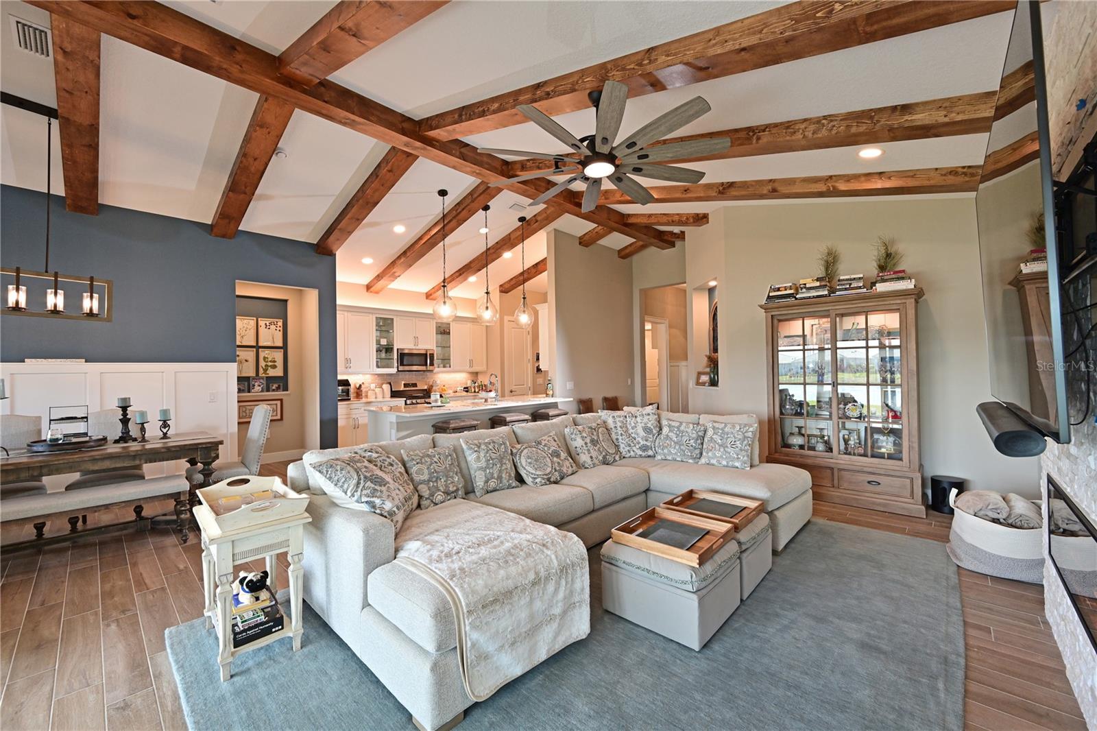 LAKEHOUSE COVE AT WATERSIDE - Residential